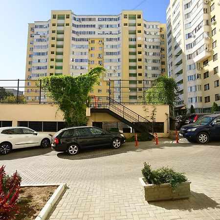 Feel Like Home Chisinau Ngoại thất bức ảnh
