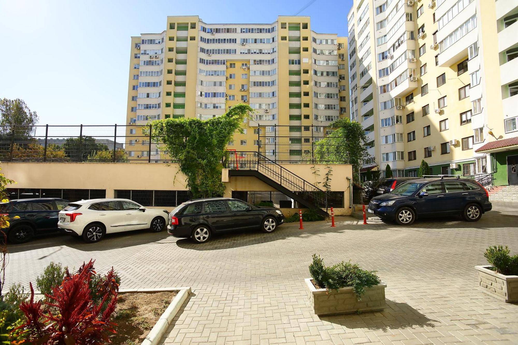 Feel Like Home Chisinau Ngoại thất bức ảnh